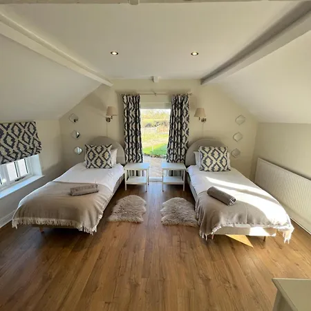 Luxury Homely Open-Plan Barn With Log Burner & Games Room Wrexham Buitenkant foto
