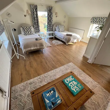 Luxury Homely Open-Plan Barn With Log Burner & Games Room Wrexham Buitenkant foto