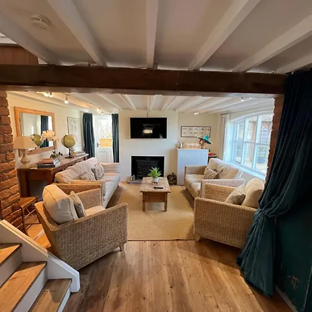 Luxury Homely Open-Plan Barn With Log Burner & Games Room Wrexham Buitenkant foto