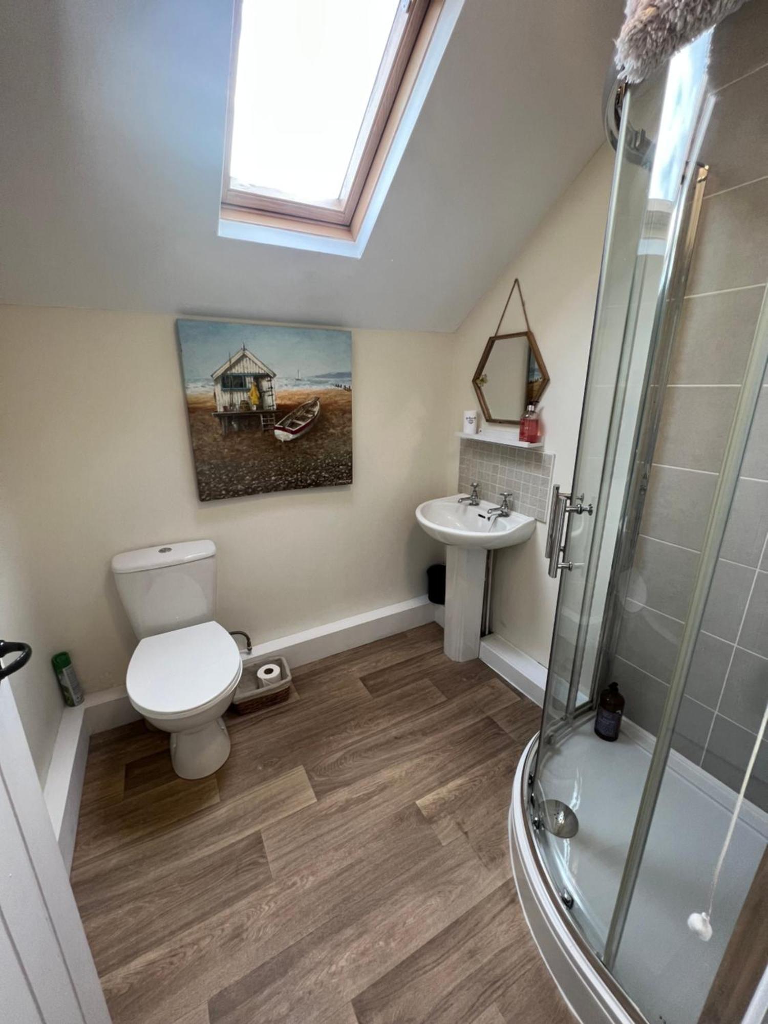 Luxury Homely Open-plan Barn With Log Burner & Games