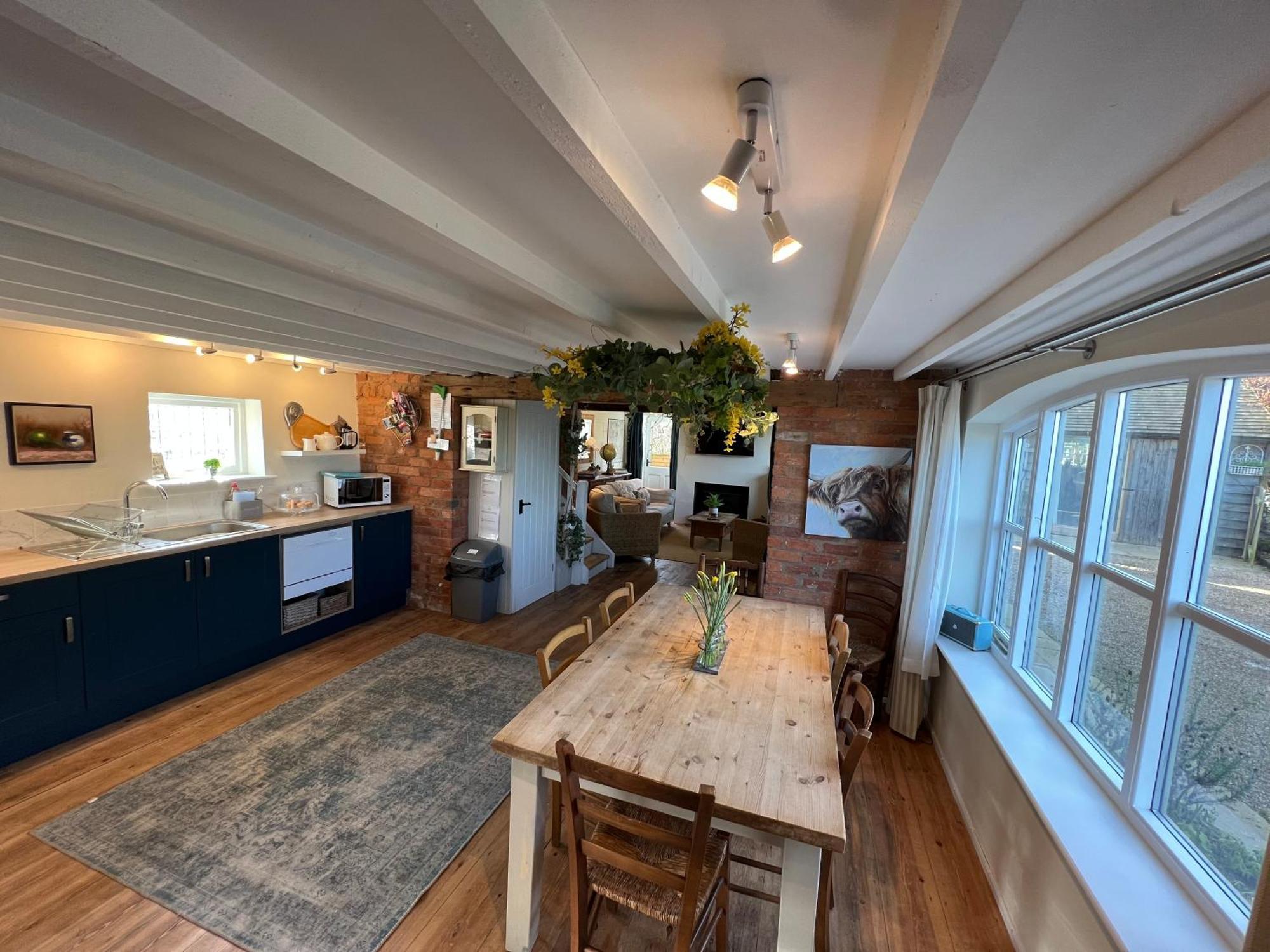 Luxury Homely Open-plan Barn With Log Burner & Games Holiday home